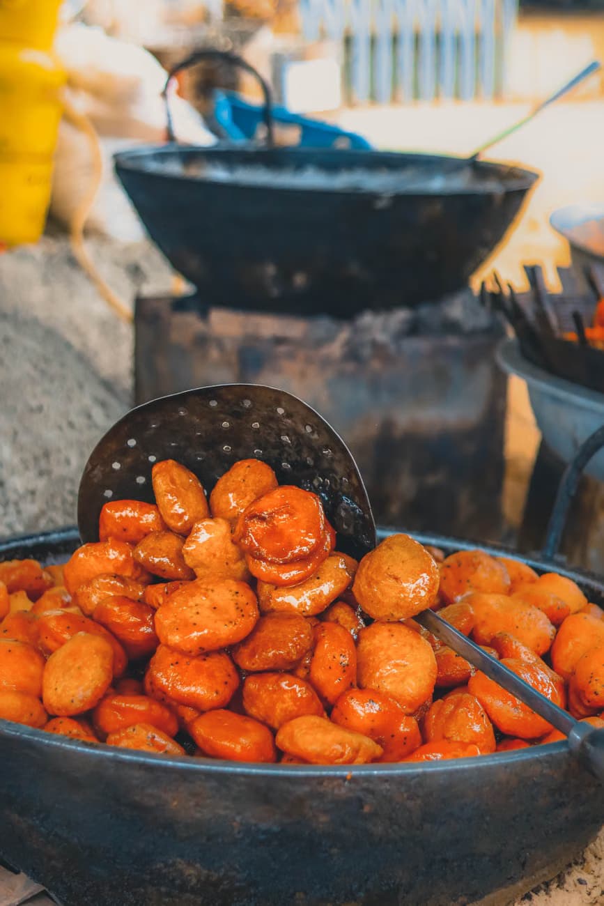 Round Jaggery (Gur)