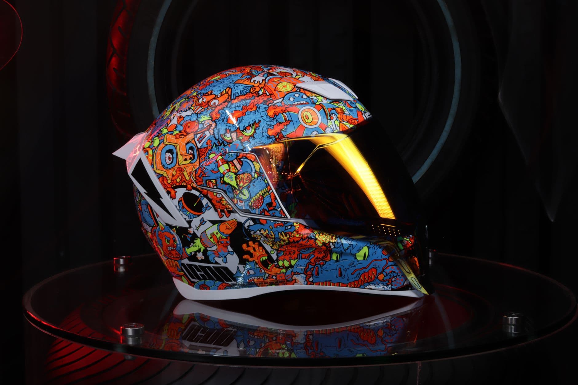 Full-Face Graphic Helmet