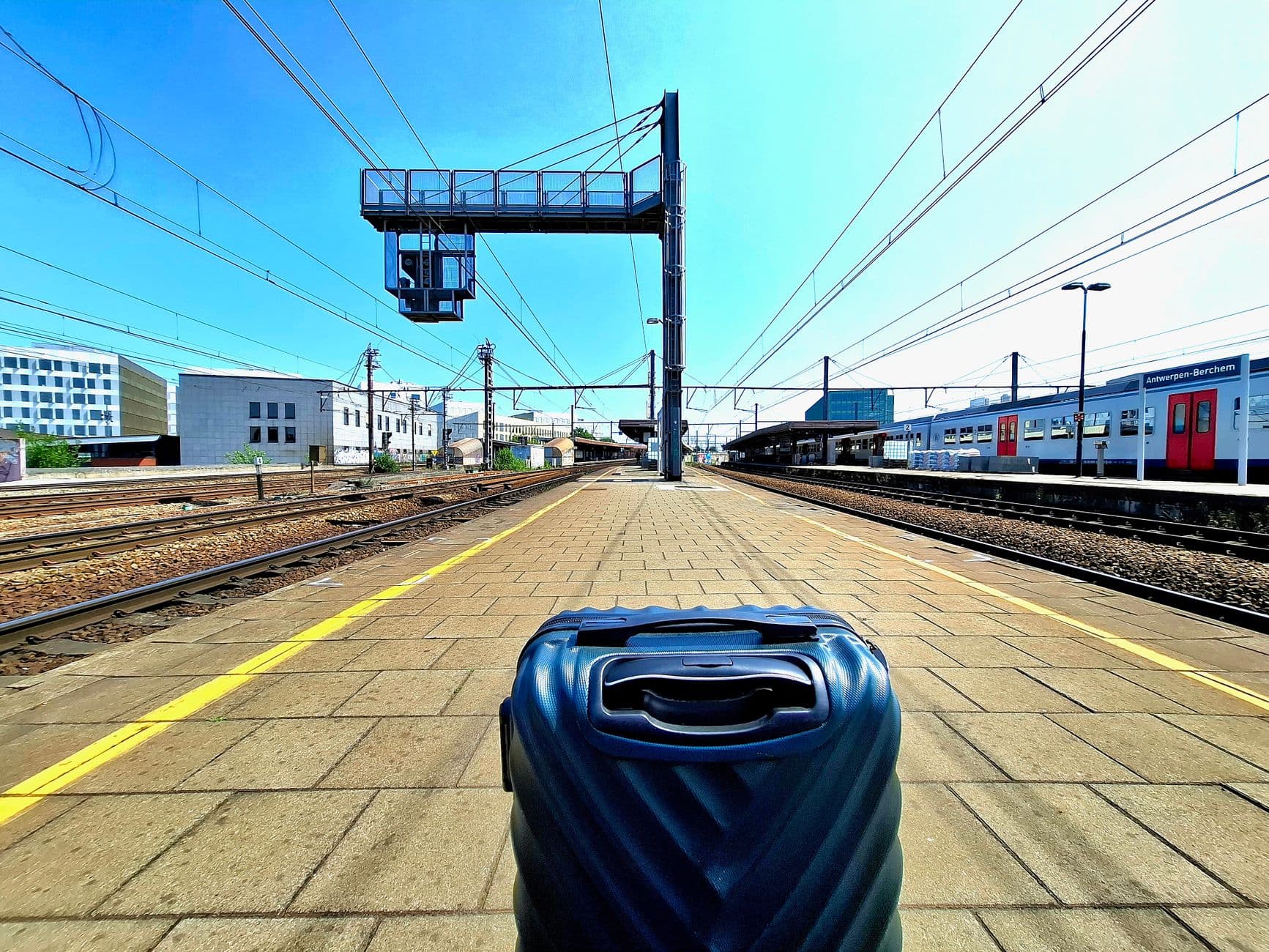 Antwerp Cabin Suitcase